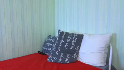 Snapshot of kettimi chatting on 12.25.24 Catherine online show from 12.25.24