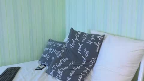 Snapshot of kettimi chatting on 01.09.25 Catherine online show from 01.09.25