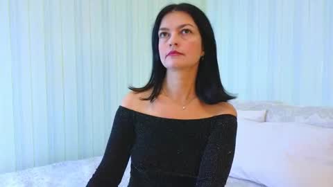 Snapshot of kettimi chatting on 10.31.25 Catherine online show from 10.31.25