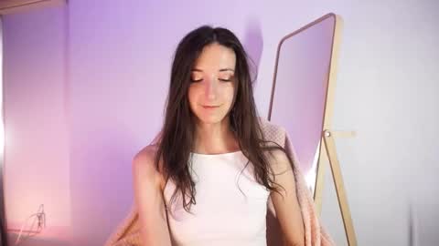 kettyIm a simple girl who likes gifts Lovense is activeThere are legends that in this room all your wish can come true online show from 09.22.25