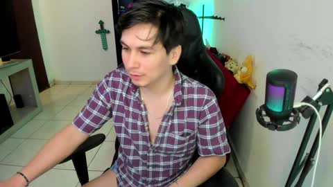 Snapshot of kevin873s chatting on 01.12.25 Kevin online show from 01.12.25