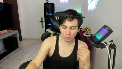 Snapshot of kevin873s chatting on 03.05.25 Kevin online show from 03.05.25