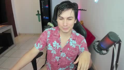 Snapshot of kevin873s chatting on 10.10.25 Kevin online show from 10.10.25