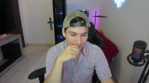 Snapshot of kevin873s chatting on 11.08.25 Kevin online show from 11.08.25