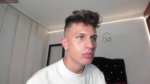 Kevin Ahs online show from 10.11.25