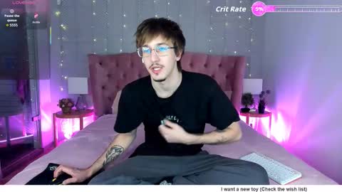 Snapshot of kevin_shayne chatting on 11.16.25 Kevin online show from 11.16.25