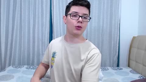 Snapshot of kevinhunts chatting on 01.18.25 Kevin online show from 01.18.25