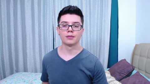 Snapshot of kevinhunts chatting on 02.19.25 Kevin online show from 02.19.25