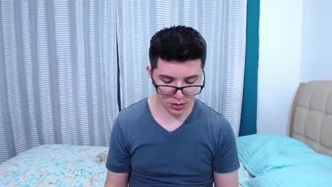 Snapshot of kevinhunts chatting on 02.19.25 Kevin online show from 02.19.25