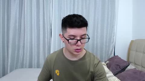 Snapshot of kevinhunts chatting on 03.06.25 Kevin online show from 03.06.25