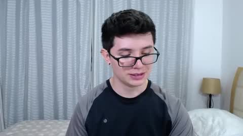 Snapshot of kevinhunts chatting on 09.09.25 Kevin online show from 09.09.25