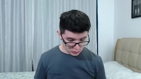 Snapshot of kevinhunts chatting on 09.26.25 Kevin online show from 09.26.25