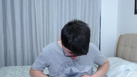 Snapshot of kevinhunts chatting on 09.30.25 Kevin online show from 09.30.25