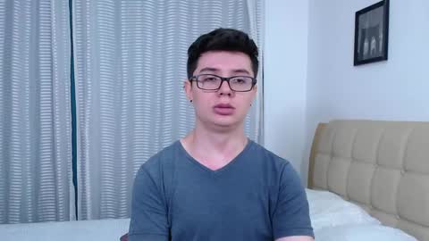 Snapshot of kevinhunts chatting on 10.08.25 Kevin online show from 10.08.25