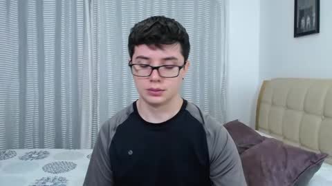 Snapshot of kevinhunts chatting on 10.14.25 Kevin online show from 10.14.25