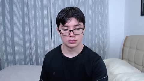 Snapshot of kevinhunts chatting on 10.24.25 Kevin online show from 10.24.25