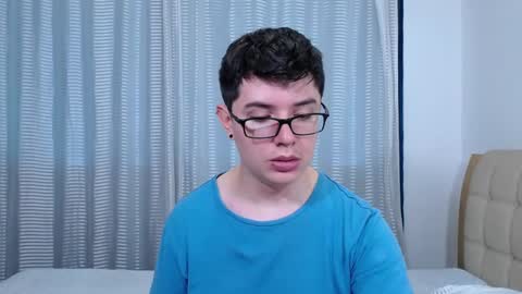 Snapshot of kevinhunts chatting on 11.11.25 Kevin online show from 11.11.25