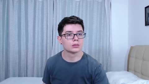 Snapshot of kevinhunts chatting on 11.13.25 Kevin online show from 11.13.25