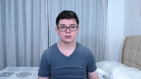 Snapshot of kevinhunts chatting on 11.15.25 Kevin online show from 11.15.25