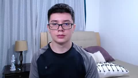 Snapshot of kevinhunts chatting on 03.04.26 Kevin online show from 03.04.26