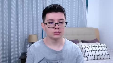 Snapshot of kevinhunts chatting on 03.18.26 Kevin online show from 03.18.26