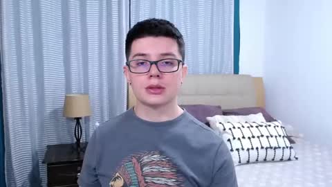 Snapshot of kevinhunts chatting on 03.20.26 Kevin online show from 03.20.26