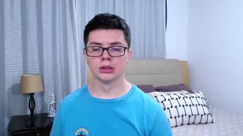 Snapshot of kevinhunts chatting on 03.26.26 Kevin online show from 03.26.26