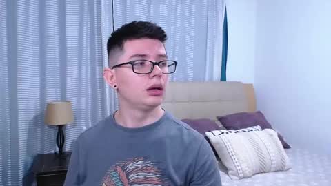 Snapshot of kevinhunts chatting on 03.27.26 Kevin online show from 03.27.26