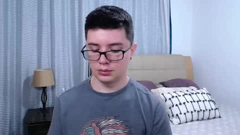 Snapshot of kevinhunts chatting on 04.01.26 Kevin online show from 04.01.26