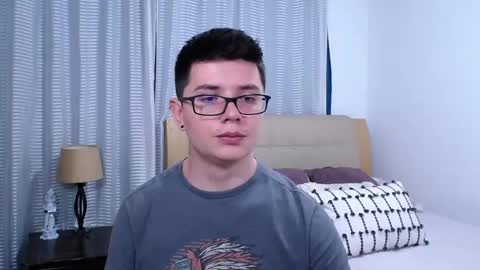 Snapshot of kevinhunts chatting on 04.07.26 Kevin online show from 04.07.26