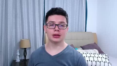 Snapshot of kevinhunts chatting on 04.08.26 Kevin online show from 04.08.26