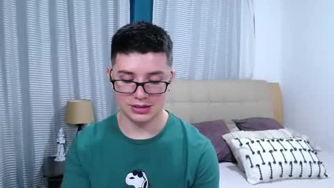 Snapshot of kevinhunts chatting on 04.10.26 Kevin online show from 04.10.26