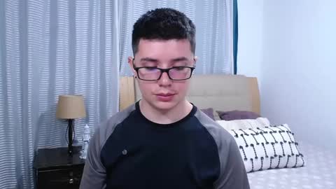 Snapshot of kevinhunts chatting on 04.12.26 Kevin online show from 04.12.26