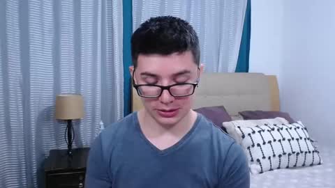 Snapshot of kevinhunts chatting on 04.15.26 Kevin online show from 04.15.26