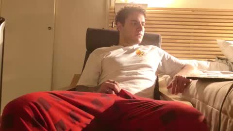 Snapshot of kevinwolf777 chatting on 12.03.25 Kevin online show from 12.03.25