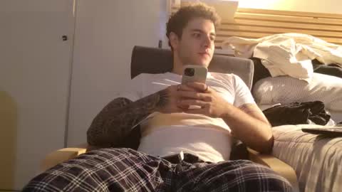 Snapshot of kevinwolf777 chatting on 12.05.25 Kevin online show from 12.05.25