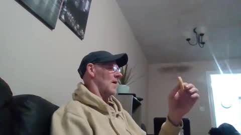 Snapshot of kevlooking4sez chatting on 02.22.25 kevlooking4sez online show from 02.22.25