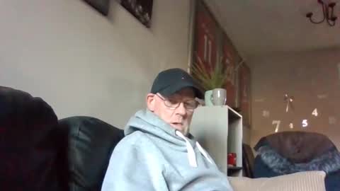 kevlooking4sez online show from 04.11.26