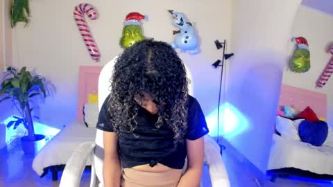 Snapshot of keyla_roberts_ chatting on 12.30.24 Adhara. Help me reach 100 likes online show from 12.30.24