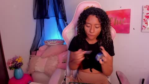 Snapshot of keyla_roberts_ chatting on 12.31.24 Adhara. Help me reach 100 likes online show from 12.31.24