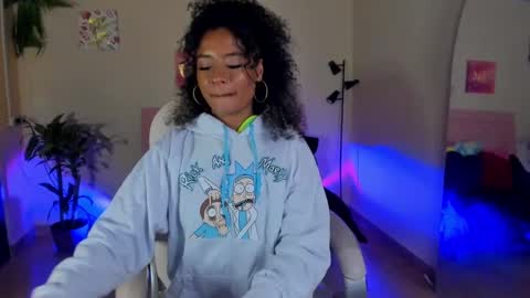 Snapshot of keyla_roberts_ chatting on 01.06.25 Adhara. Help me reach 100 likes online show from 01.06.25