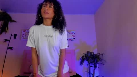 Snapshot of keyla_roberts_ chatting on 02.13.25 Adhara. Help me reach 100 likes online show from 02.13.25