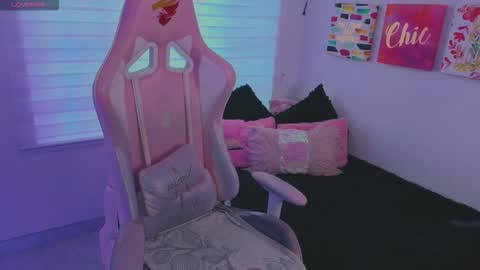 Snapshot of keyla_roberts_ chatting on 09.19.25 Adhara. Help me reach 100 likes online show from 09.19.25