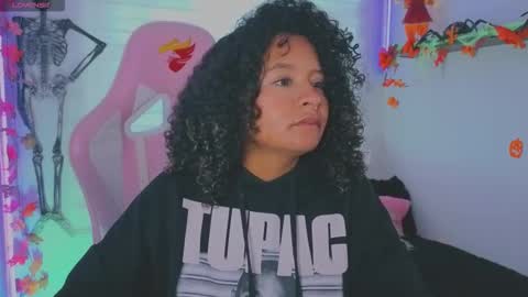 Snapshot of keyla_roberts_ chatting on 10.12.25 Adhara. Help me reach 100 likes online show from 10.12.25