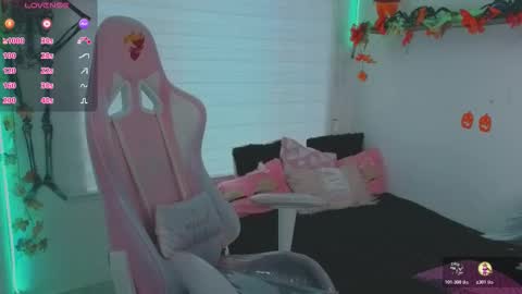 Snapshot of keyla_roberts_ chatting on 10.20.25 Adhara. Help me reach 100 likes online show from 10.20.25