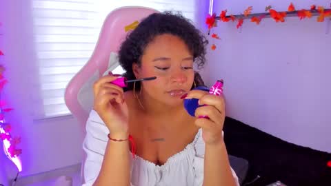 Snapshot of keyla_roberts_ chatting on 11.16.25 Adhara. Help me reach 100 likes online show from 11.16.25