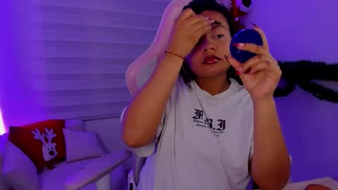 Snapshot of keyla_roberts_ chatting on 11.27.25 Adhara. Help me reach 100 likes online show from 11.27.25