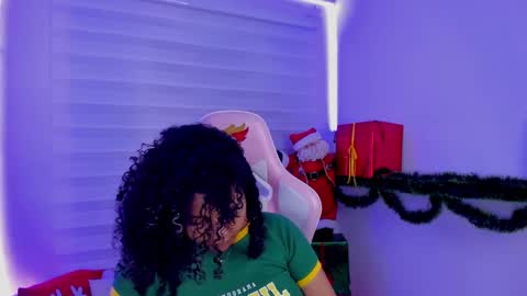 Snapshot of keyla_roberts_ chatting on 11.29.25 Adhara. Help me reach 100 likes online show from 11.29.25