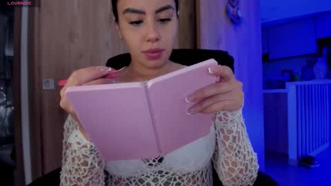 Laura online show from 11.11.25