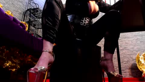 Snapshot of khaleesidomme chatting on 02.04.25 Khaleesi online show from 02.04.25